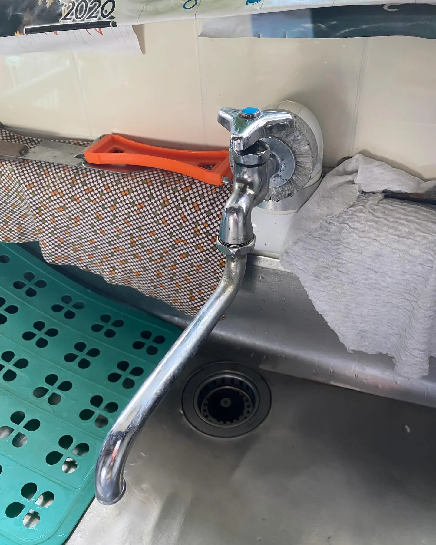 青森市でキッチン水栓のパッキンを交換しました。