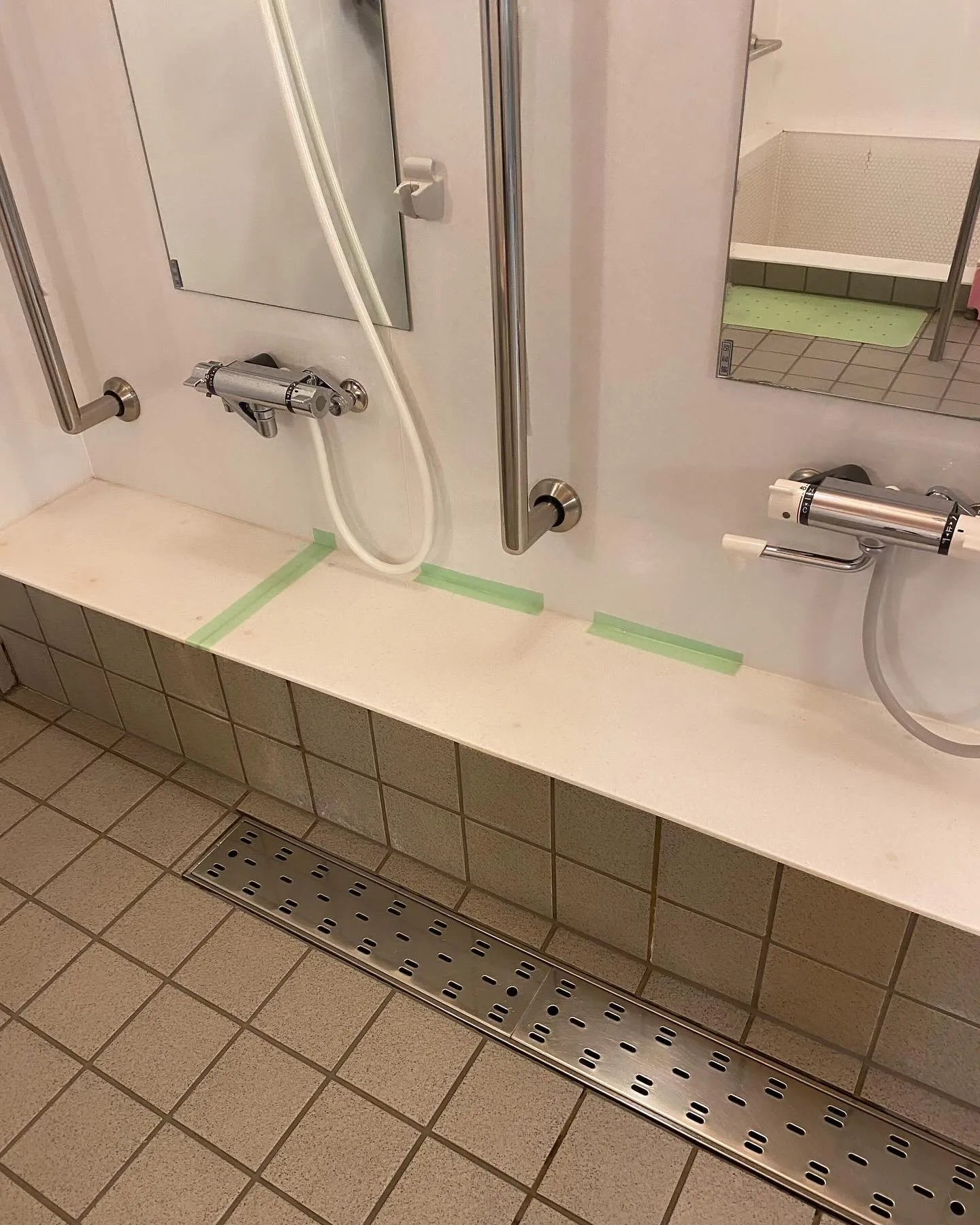 青森市で浴室のコーキングを施工しました。