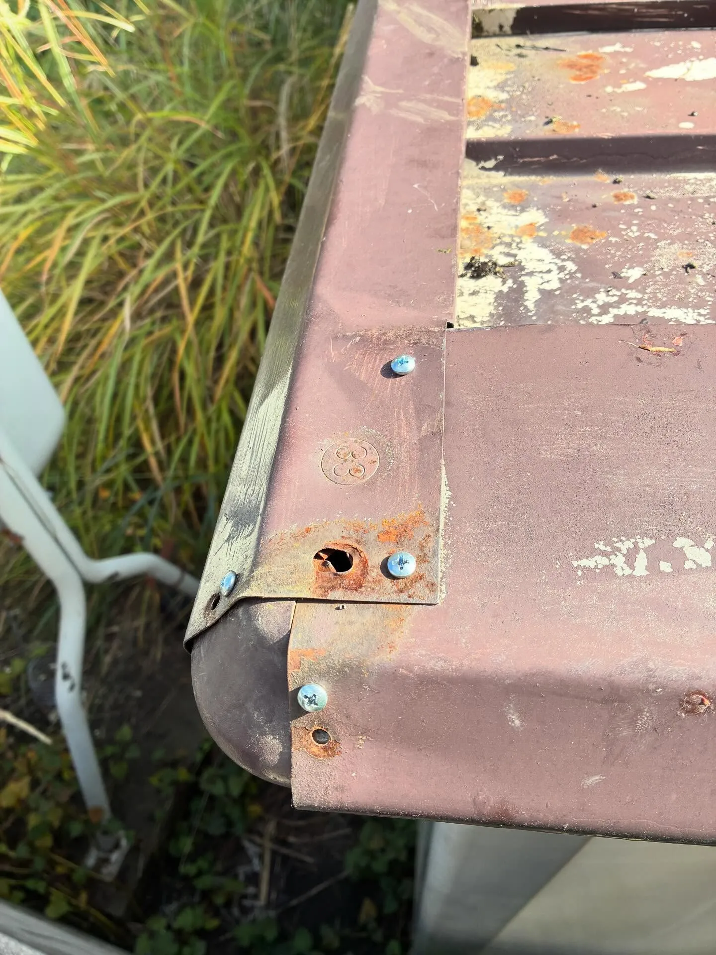 物置屋根の補修は!