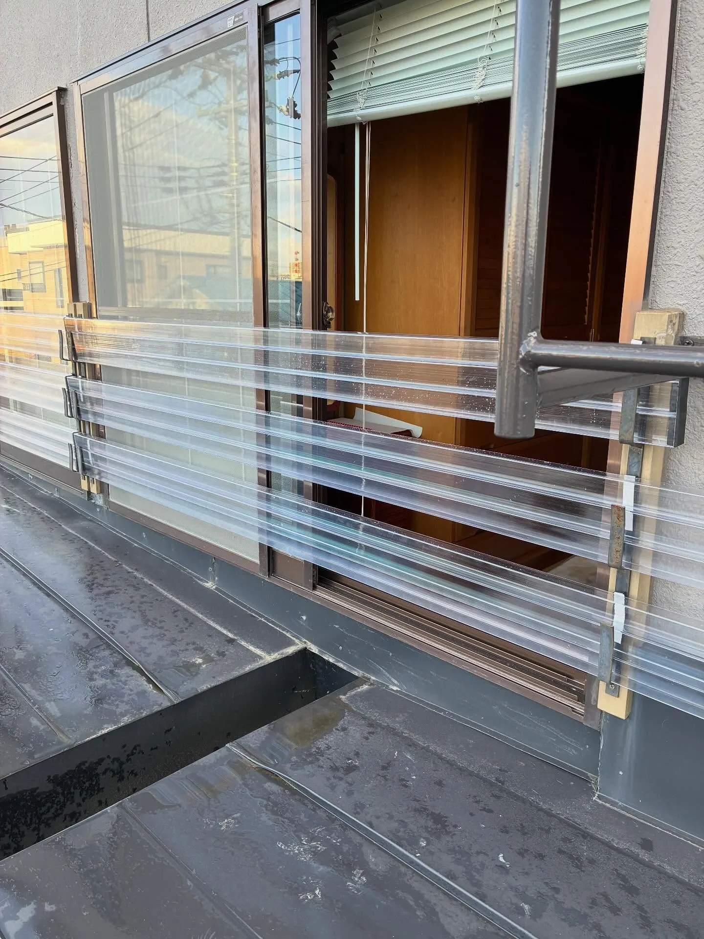 ポリカ製の雪囲い板は！