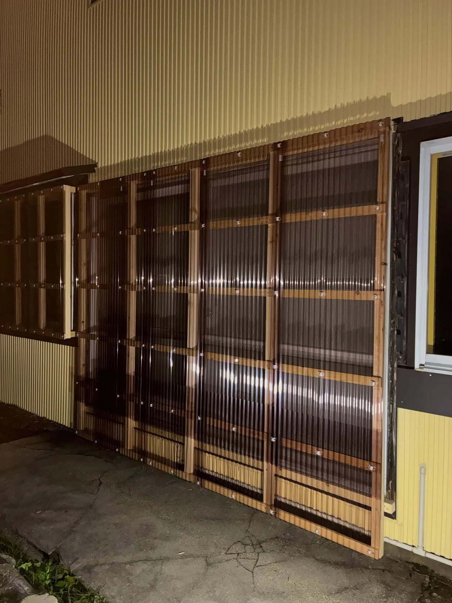 強固な窓の雪囲い！