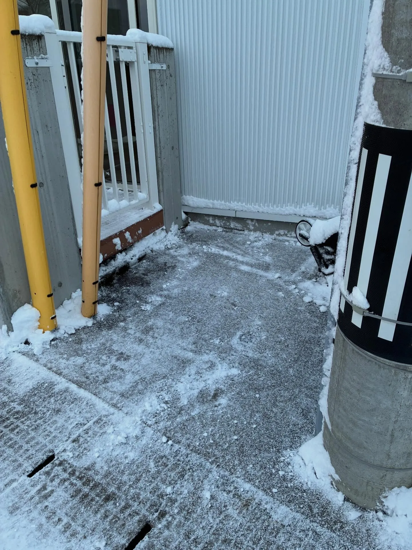 構内の除雪は！