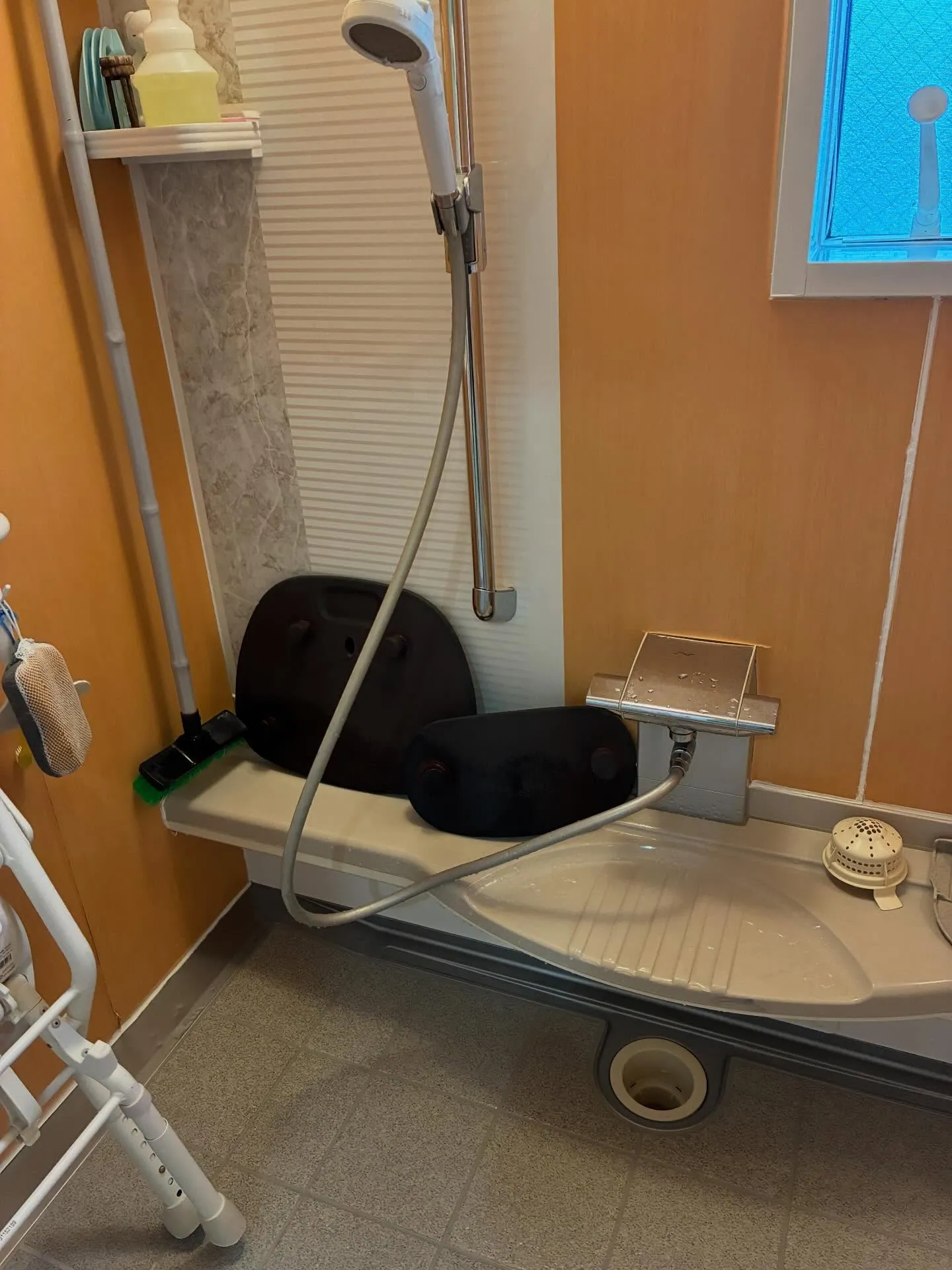 浴室シャワーの根元が外れたら！