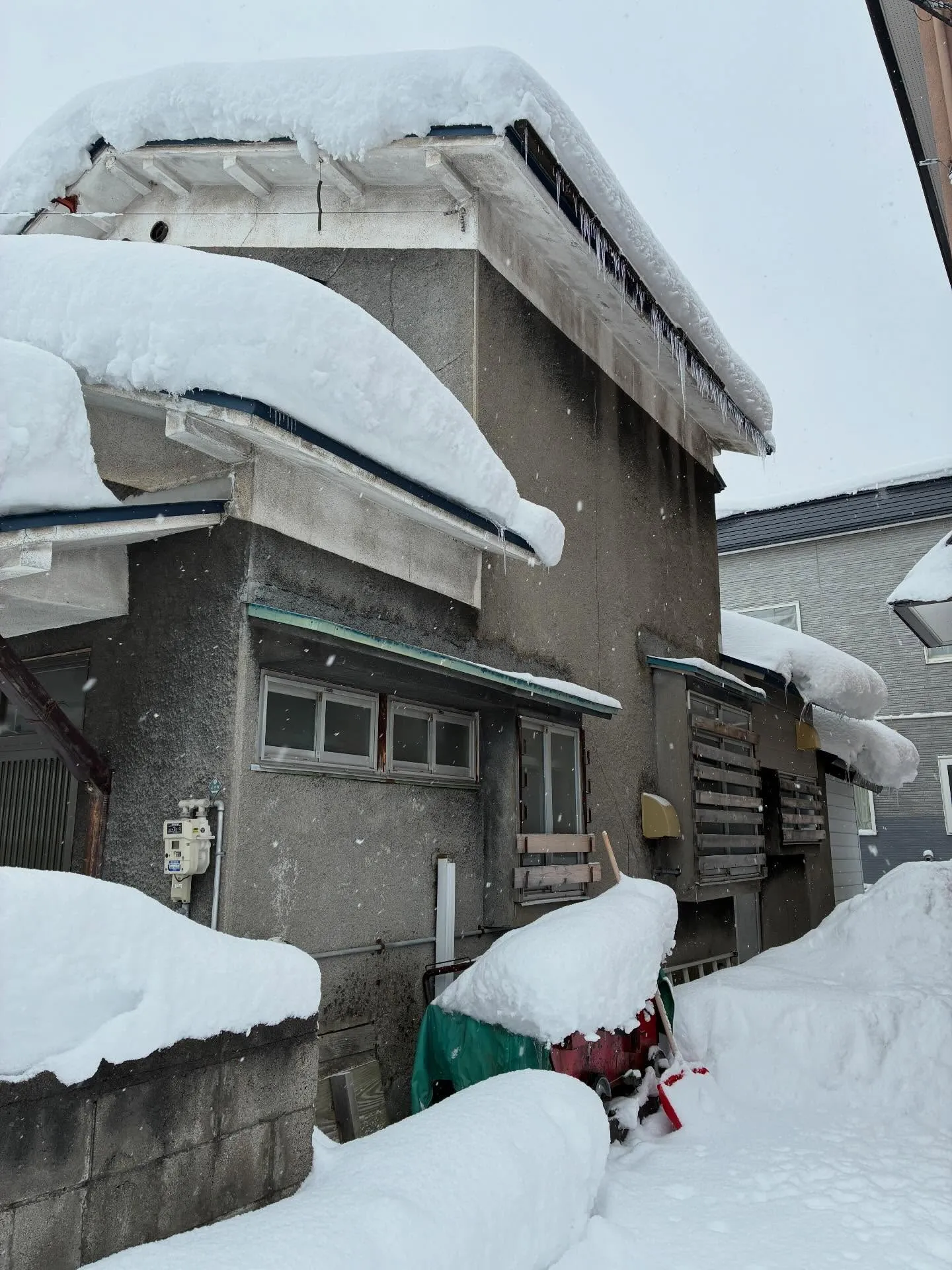 屋根の雪下ろしは！
