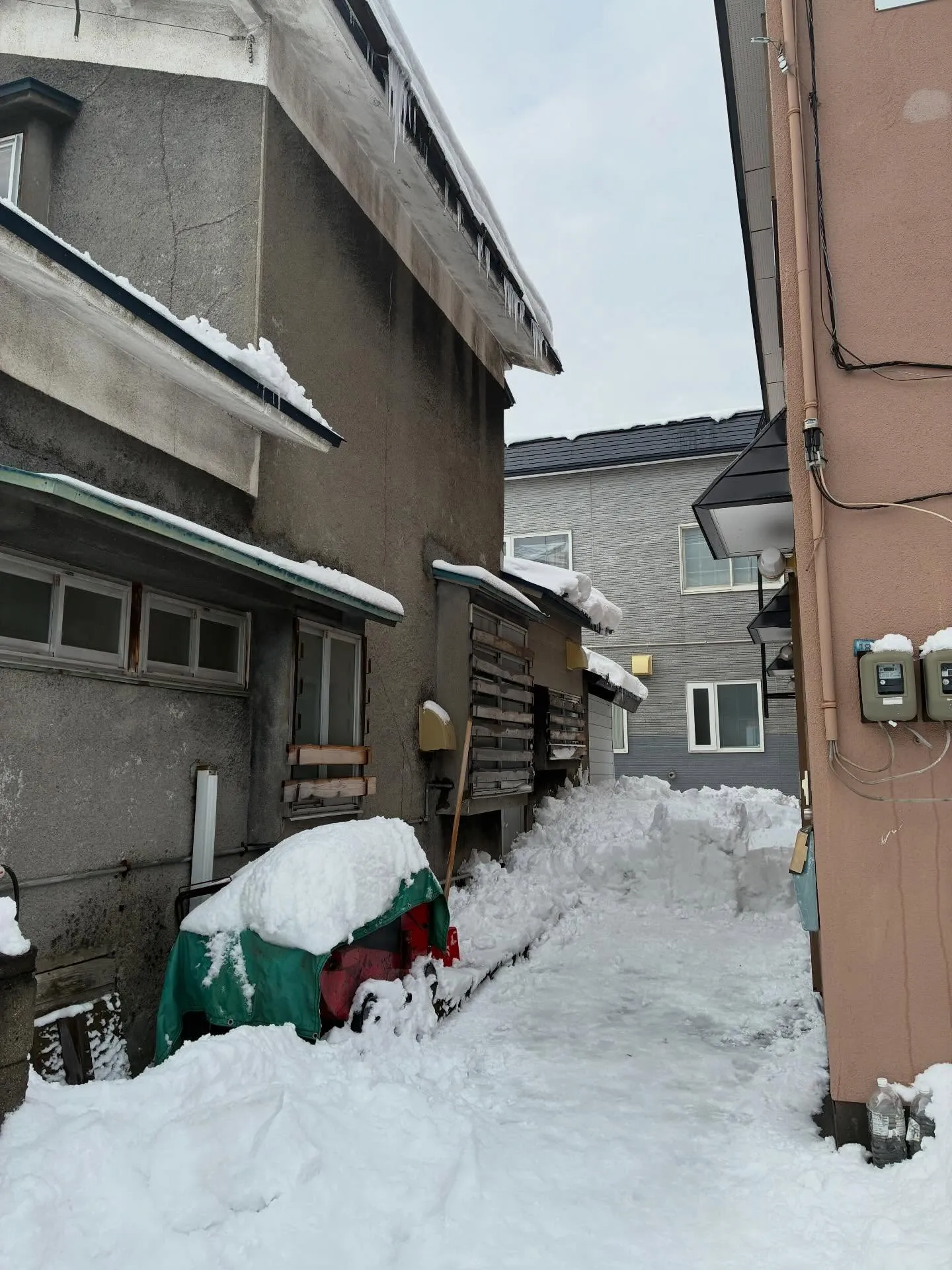 屋根の雪下ろしは！