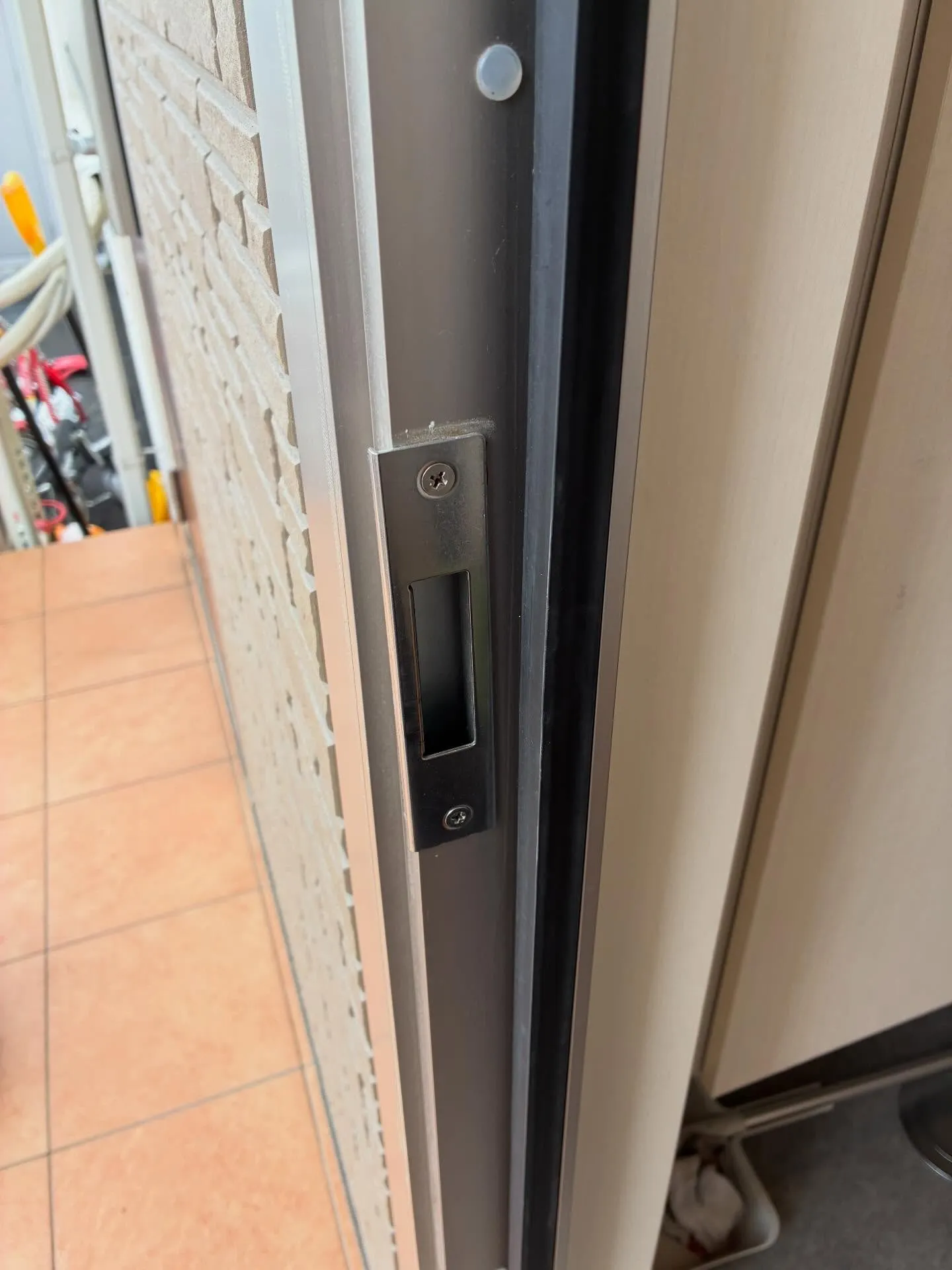 玄関開戸の鍵がかかりにくかったら！