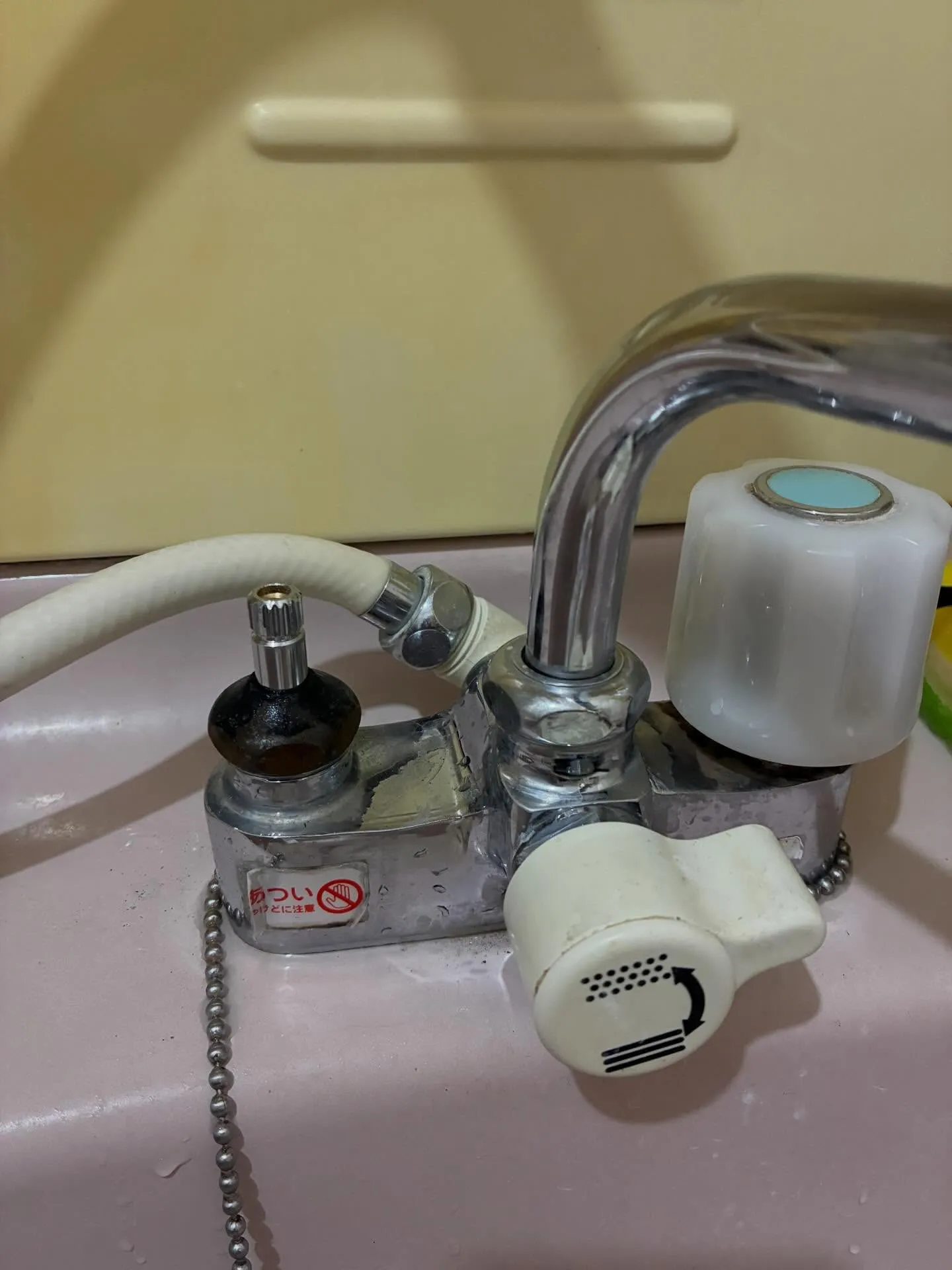 蛇口を閉めても水が漏れたら！